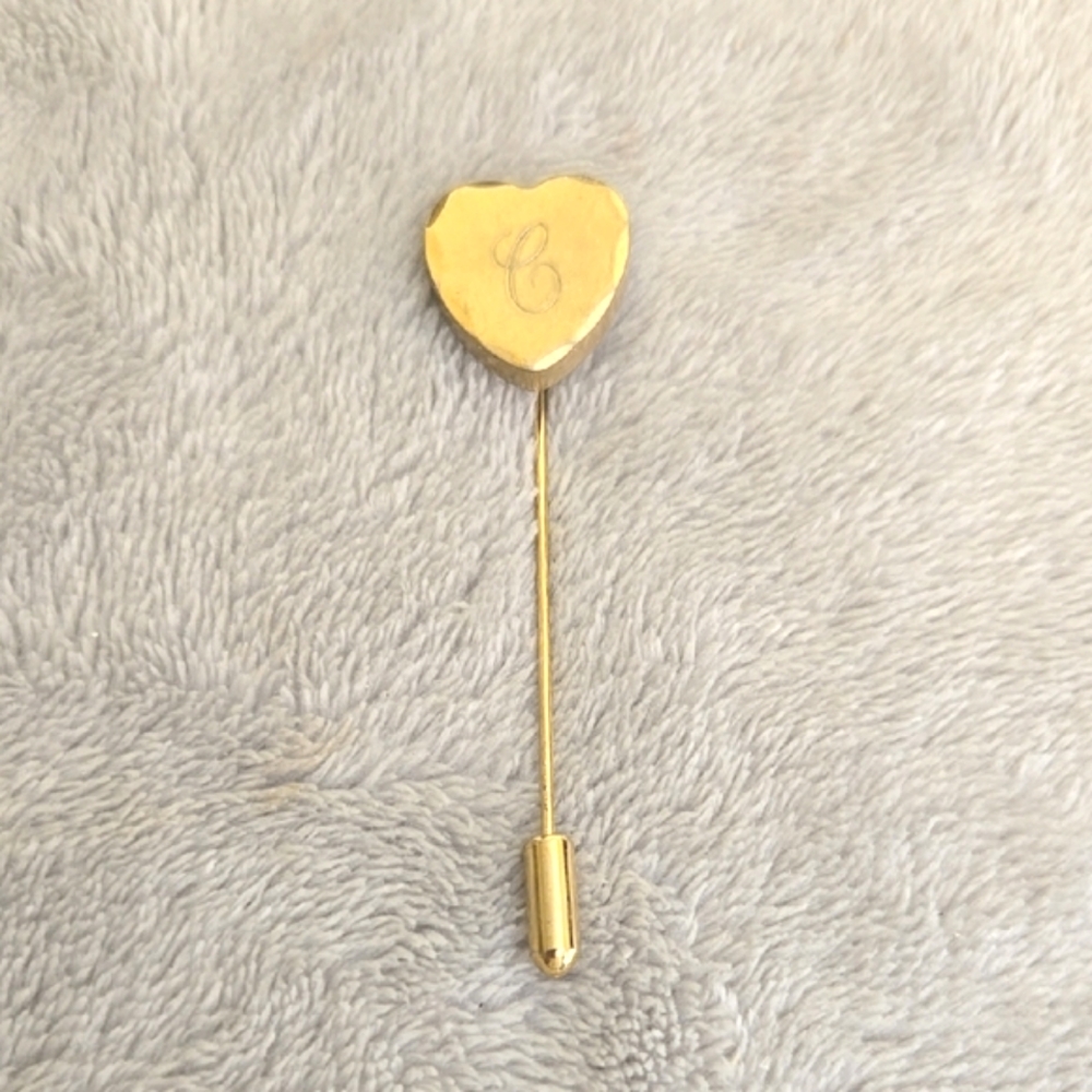 #146 Vintage Gold Heart Pin